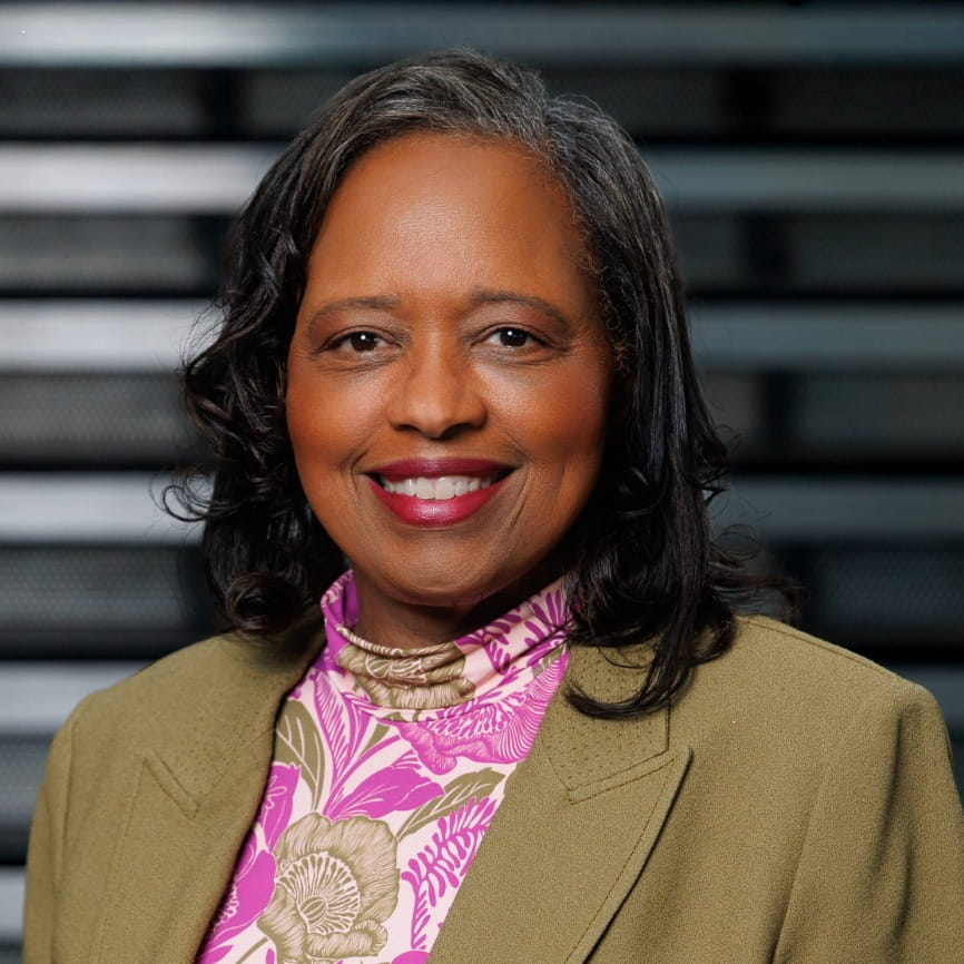 Shelly Buck headshot